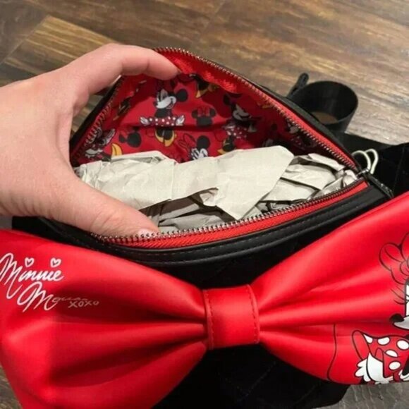 Loungefly Disney Minnie Mouse Fanny Pack - Picture 2 of 3